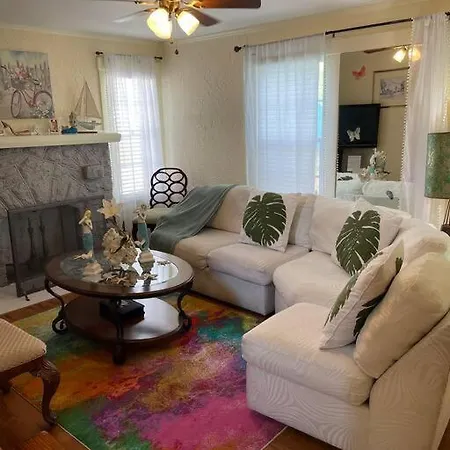 2 Bedroom Home Downtown West Palm Close To Beach